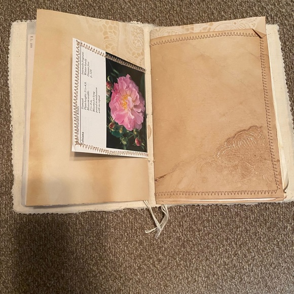 Handmade junk journal - Picture 9 of 13